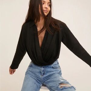 CROPPED LINEN BLOUSE IN BLACK